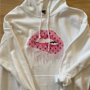 Fashion Designs Sweatshirt NWT!